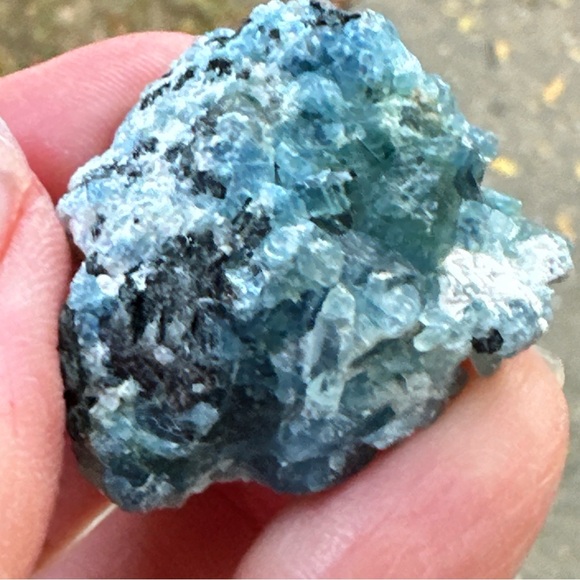 106cts/Vietnam Natural Unheat Blue Aquamarine Rough Crystal - Picture 13 of 17